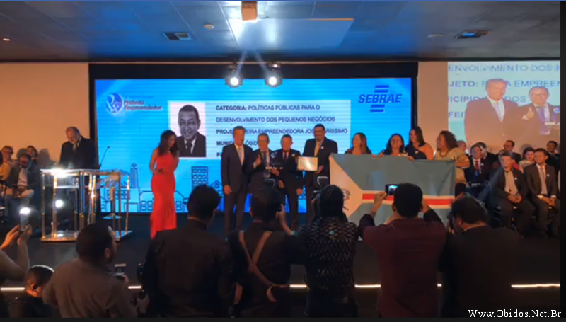 Prefeito de Óbidos recebe a premiação de “Prefeito Empreendedor”  do Sebrae