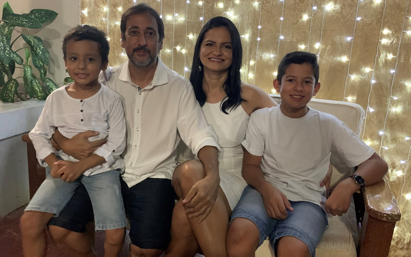 Fabrícia, Yanto e os filhos Pedro e José Luís