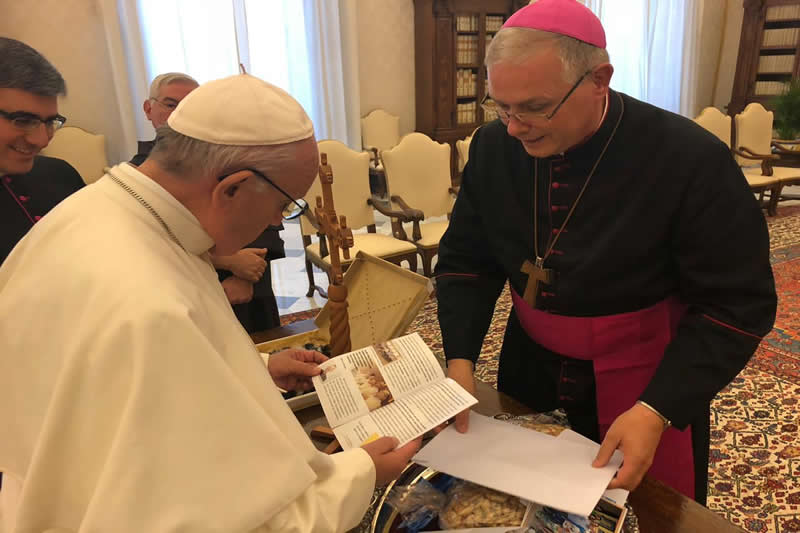 Papa Francisco recebe Bispo de Óbidos, Dom Bernardo, em Roma