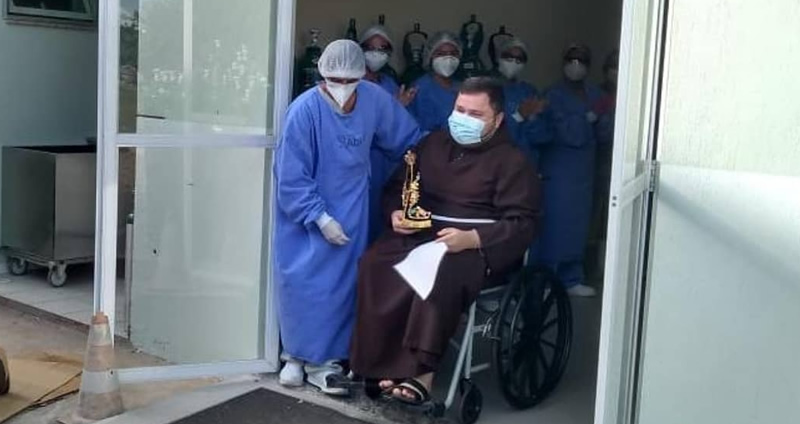 Em Juruti, Frei Nicolau recebeu alta do Hospital Nove de Abril