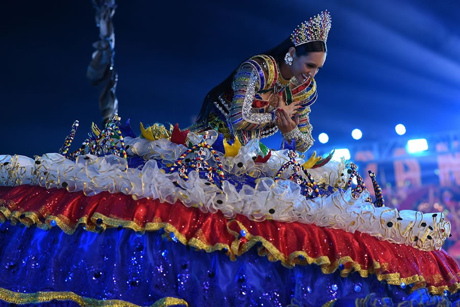 Festival dos Botos: Boto Cor de Rosa Celebra a Tradição do Çairé com 'A Grande Festa'