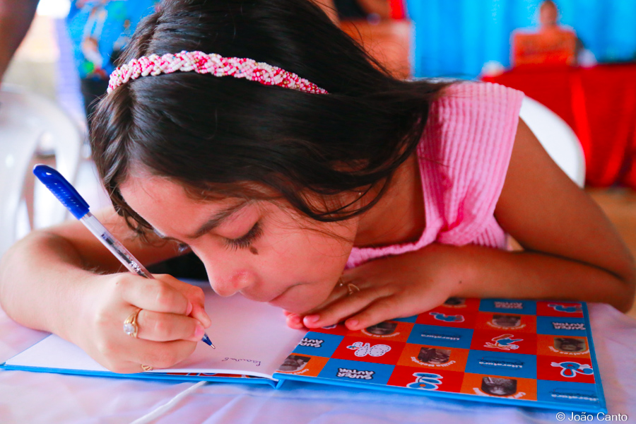 ÓBIDOS: Alunos da Escola Dom Floriano lançam livros pelo “Programa Superautor”