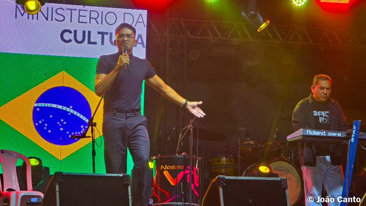 “Sant’Ana – Luz de Óbidos”, defendida por Kadu, conquista o título do FEMUSA 2026 em Óbidos